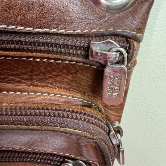 ROOTS Vintage Village Tribe Leather Brown Crossbody Shoulder Bag Pockets Logo - Picture 9 of 16